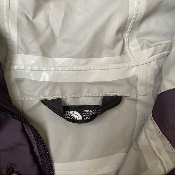 The North Face Waterproof Rain Jacket - Venture II 2.5L (Size L) - Picture 3 of 6